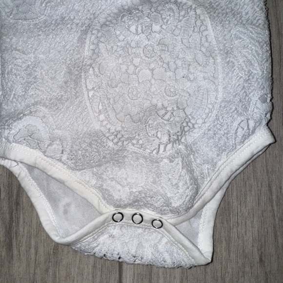 Lace Long Sleeve Baby Onesie - Picture 5 of 6